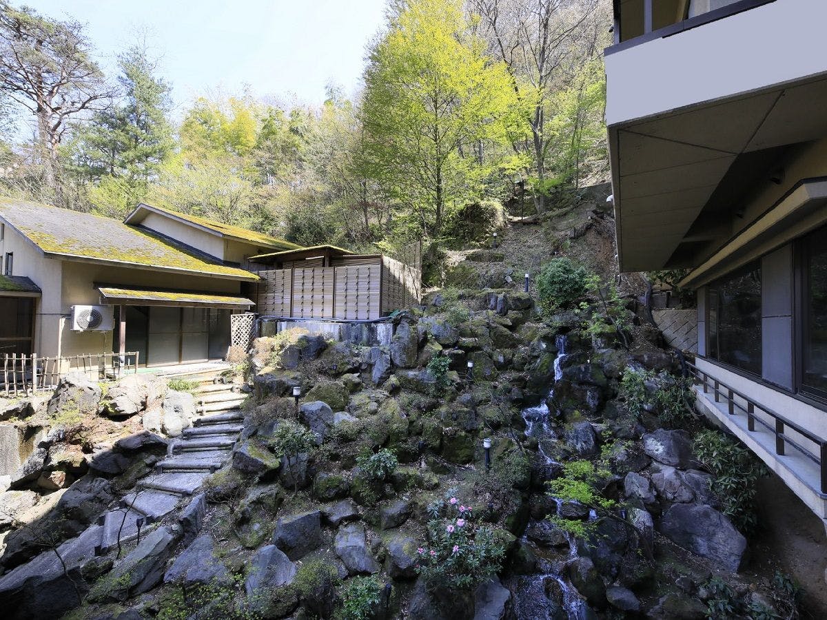 [ลานกลาง] น้ำตก