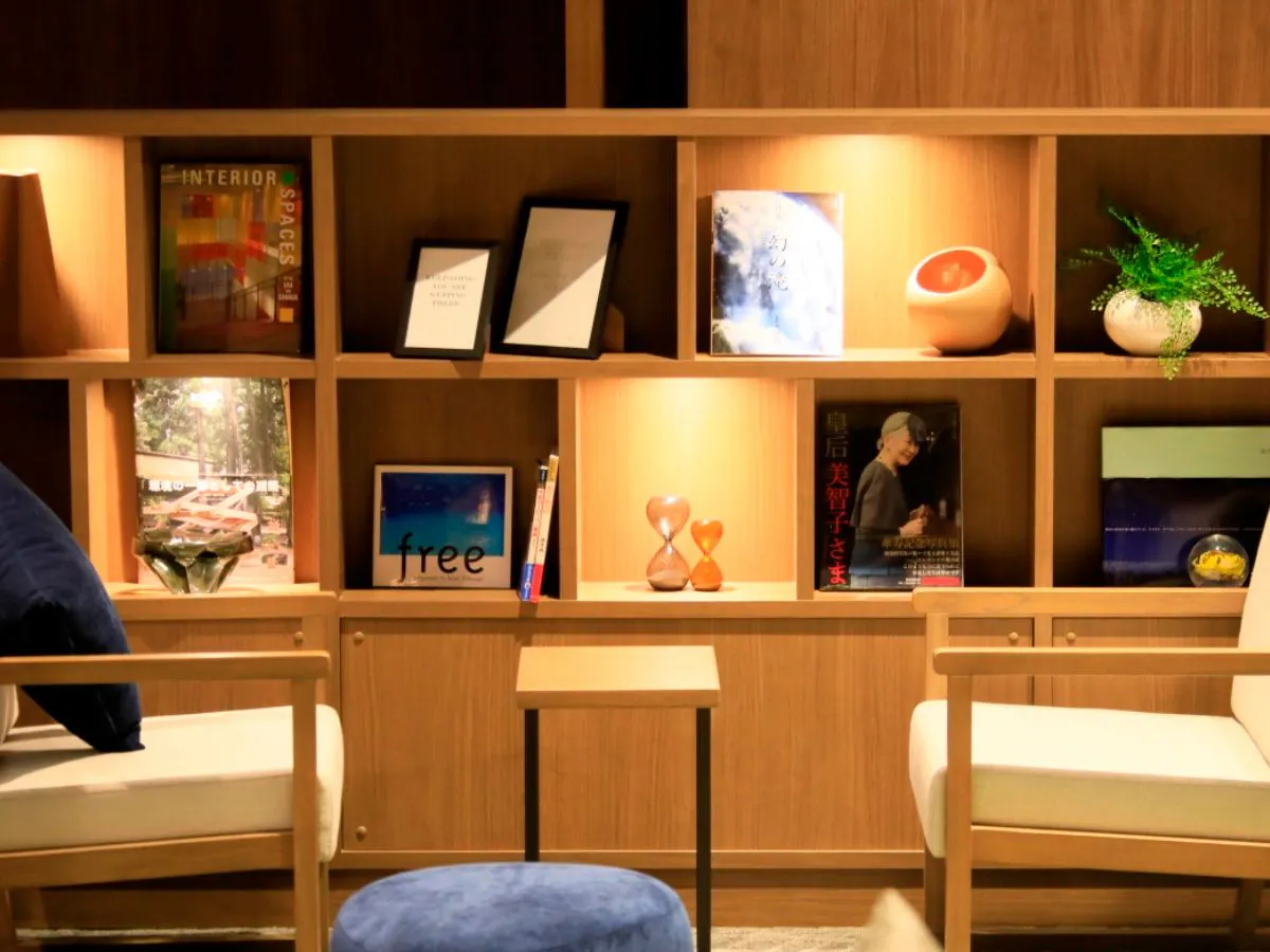 【เลานจ์】