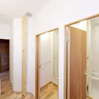 - ห้องอาบน้ำสำหรับผู้หญิงเท่านั้น