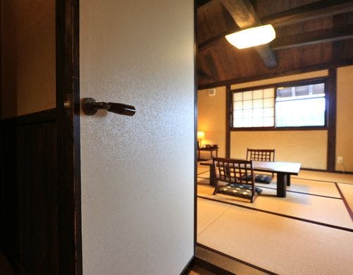 【白虎の間-和室8畳】