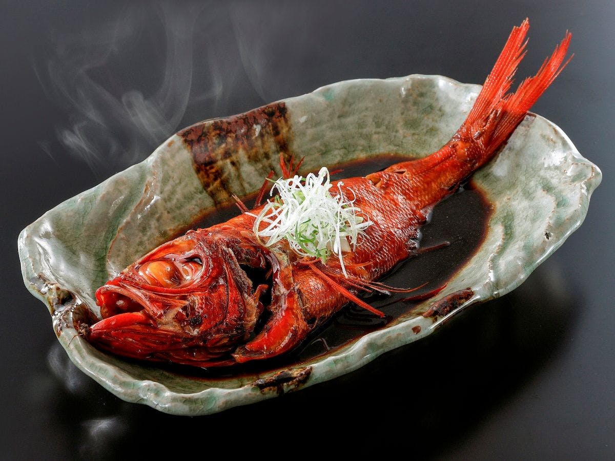 金目鯛燉煮的一個例子。