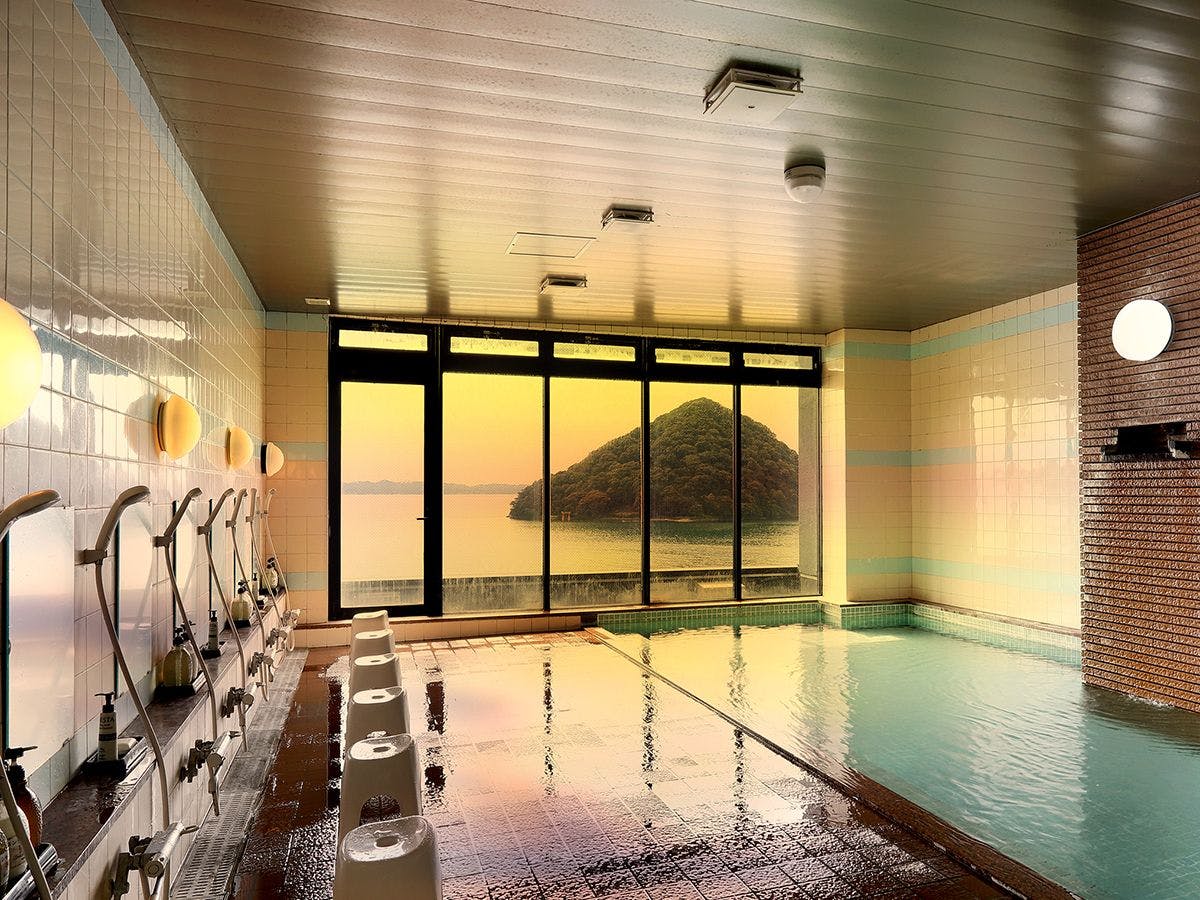 Hotel Akitaya: Panoramic Onsen Overlooking the Sunset and Mutsu Bay