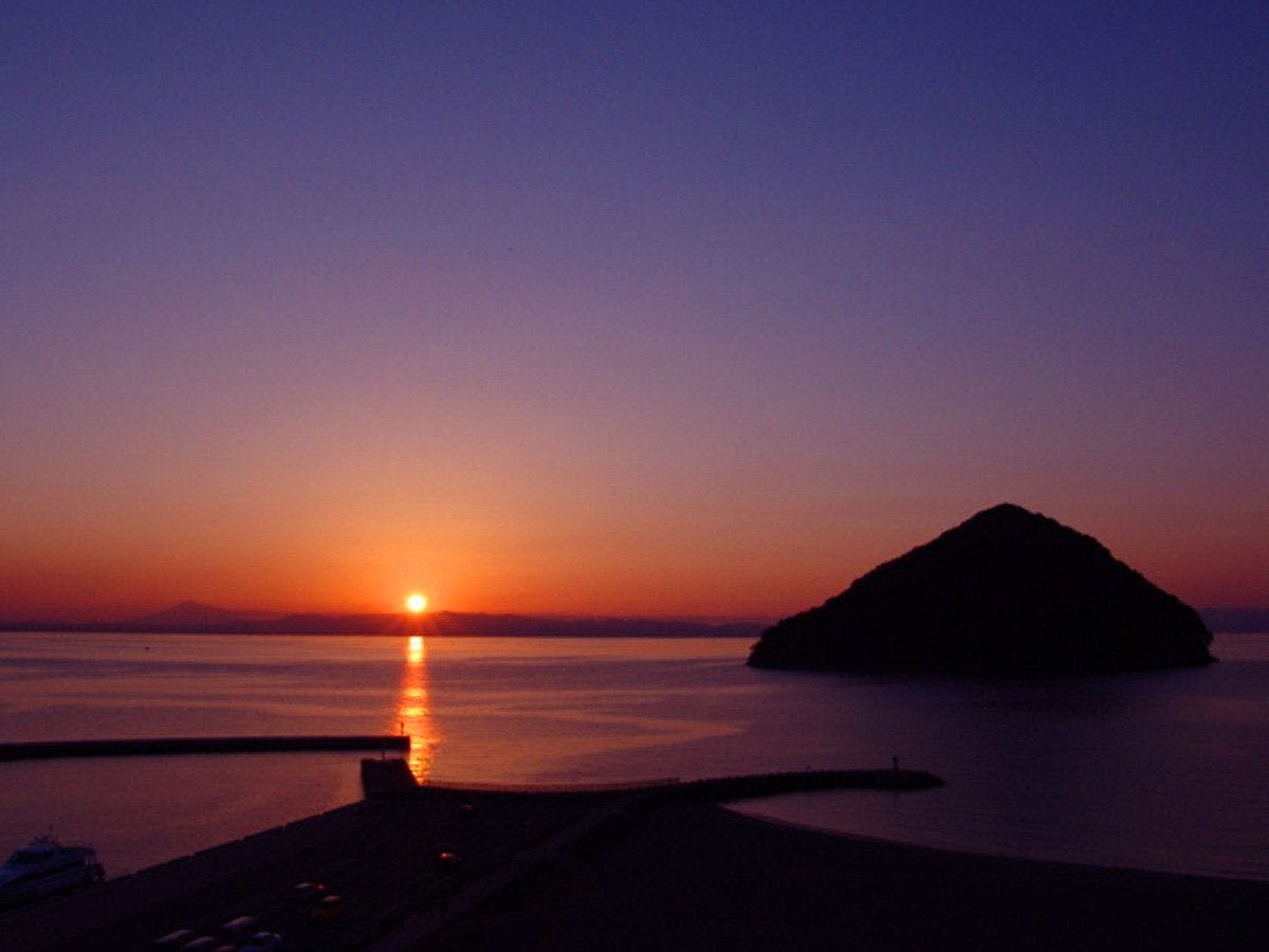 Hotel Akitaya: Panoramic Onsen Overlooking the Sunset and Mutsu Bay