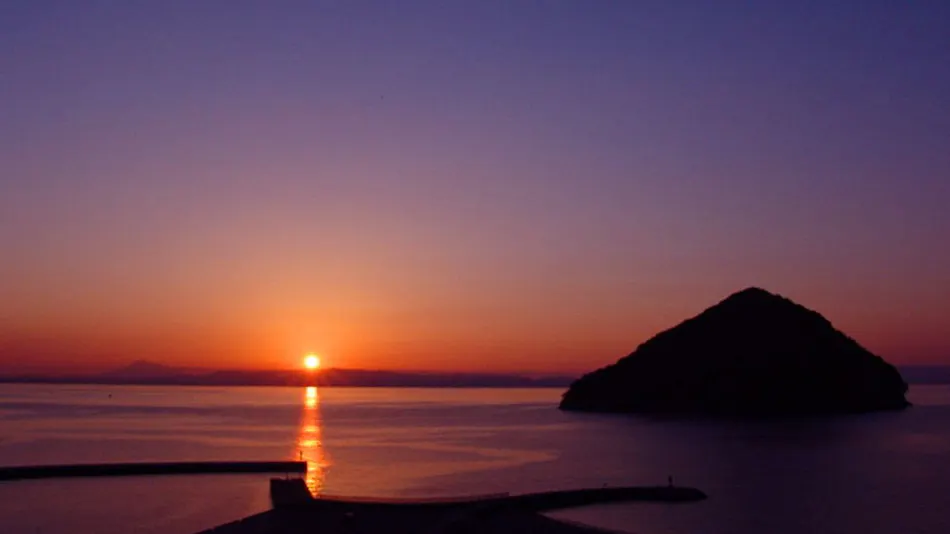 Hotel Akitaya: Panoramic Onsen Overlooking the Sunset and Mutsu Bay