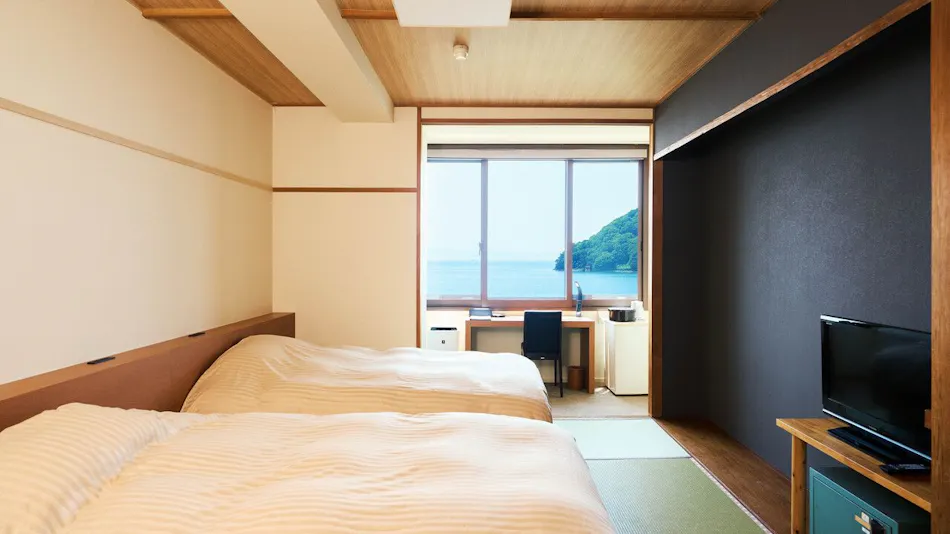 Hotel Akitaya: Panoramic Onsen Overlooking the Sunset and Mutsu Bay