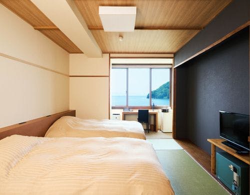 本館10畳セミダブル