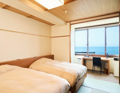 本館10畳セミダブル