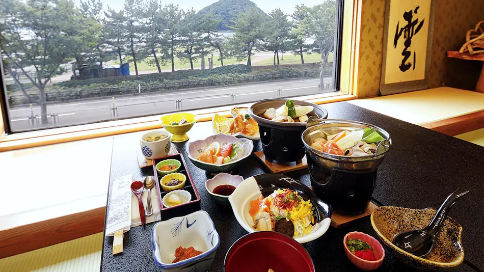 Hotel Akitaya: Panoramic Onsen Overlooking the Sunset and Mutsu Bay