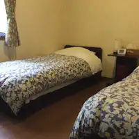 ห้องเตียงคู่พร้อมอ่างอาบน้ำ