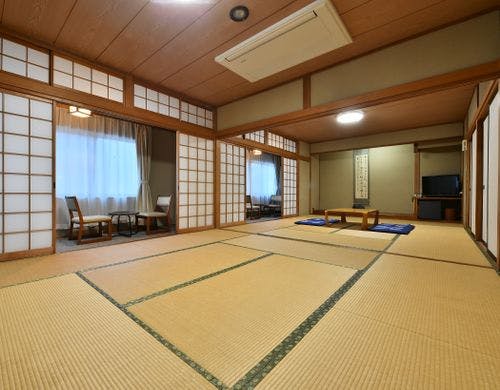 広々としたお部屋となります。