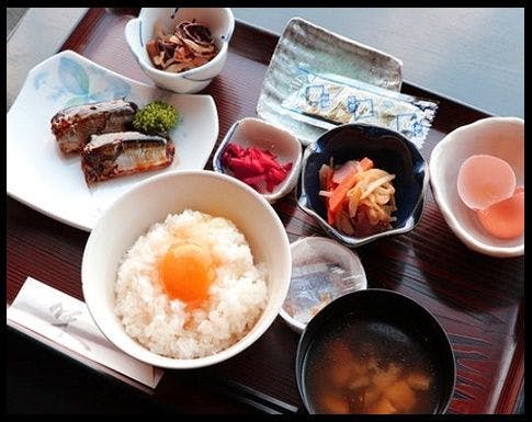 ตัวอย่างอาหารเช้าแบบญี่ปุ่น.