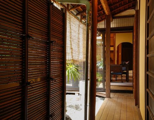 「離れもみじ」大正時代の欄間もそのまま。