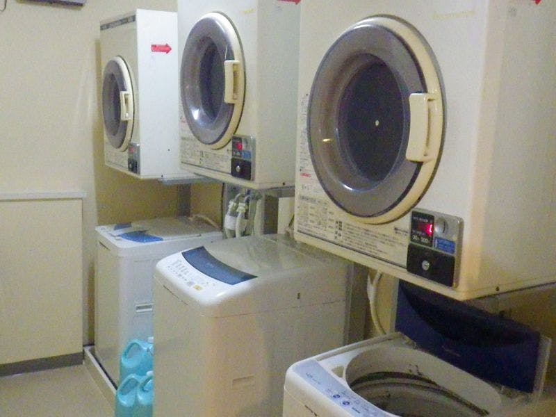 *【ภายในโรงแรม】มีบริการเครื่องซักผ้าหยอดเหรียญ