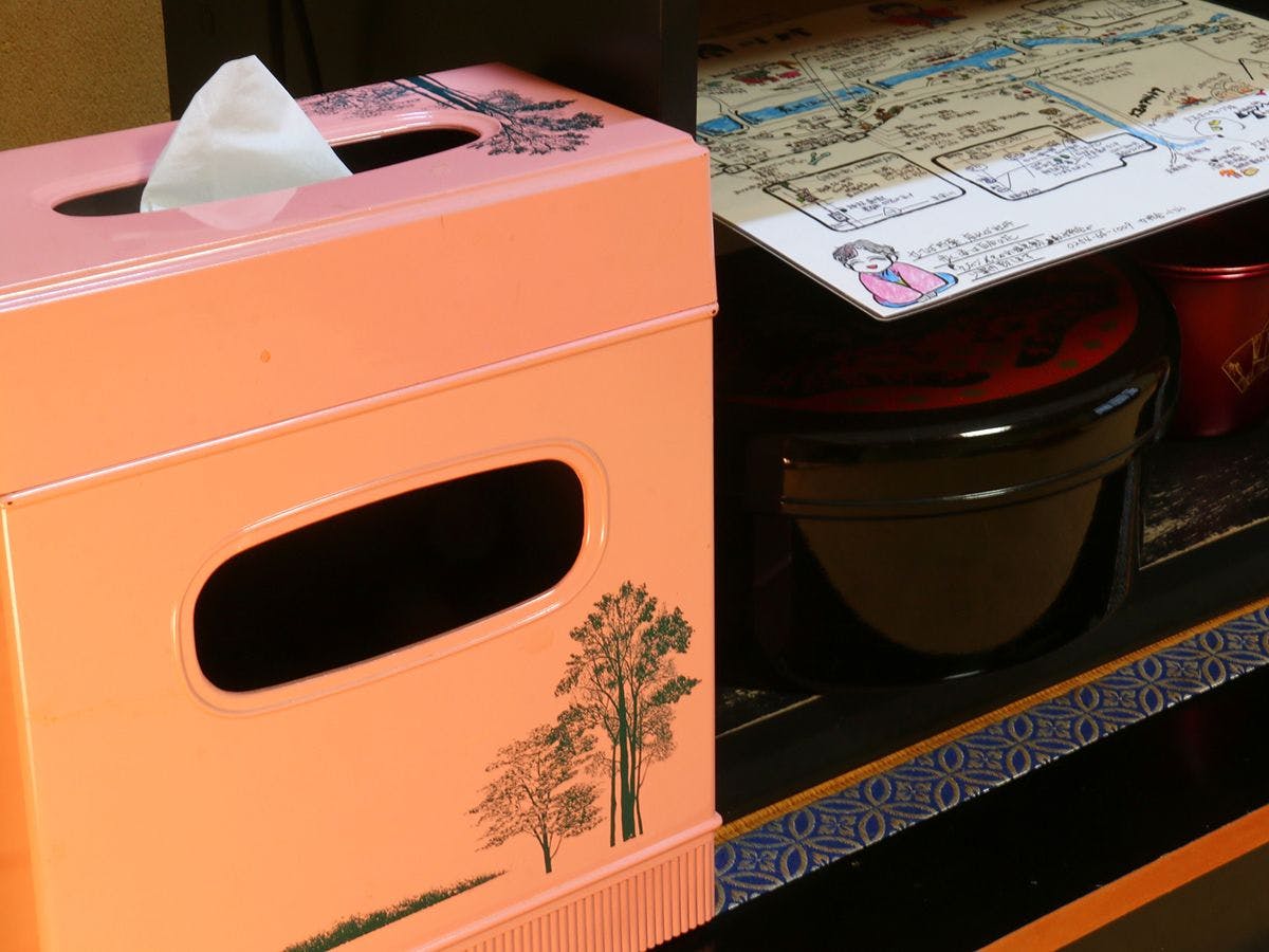 กล่องทิชชู่และถังขยะดีไซน์แปลกใหม่