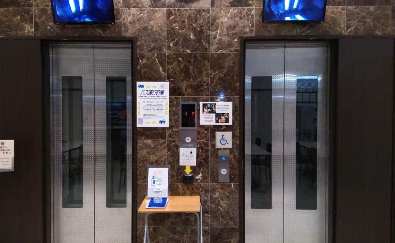 エレベーター２基