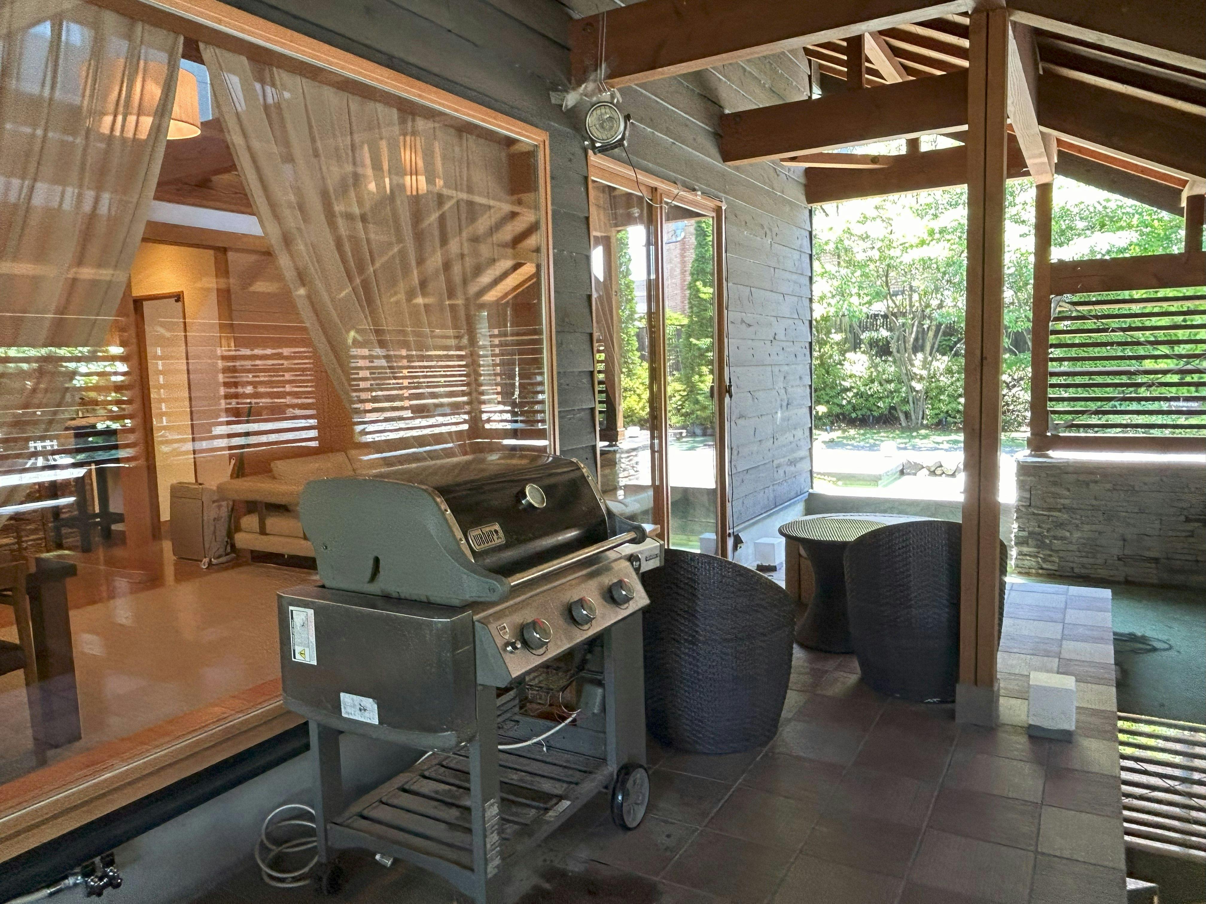 【01 Bangunan】Teras BBQ