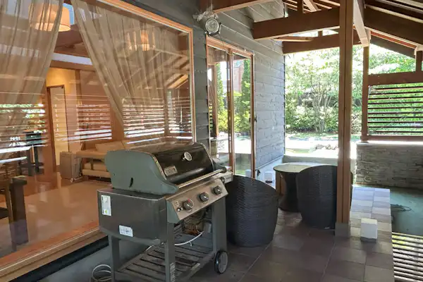 【01 Bangunan】Teras BBQ