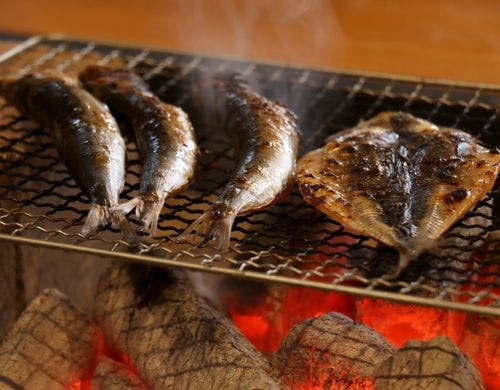 炭火で炙った干物