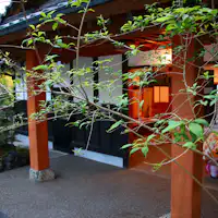 ห้องพักทุกห้องมีอ่างอาบน้ำกลางแจ้งส่วนตัว