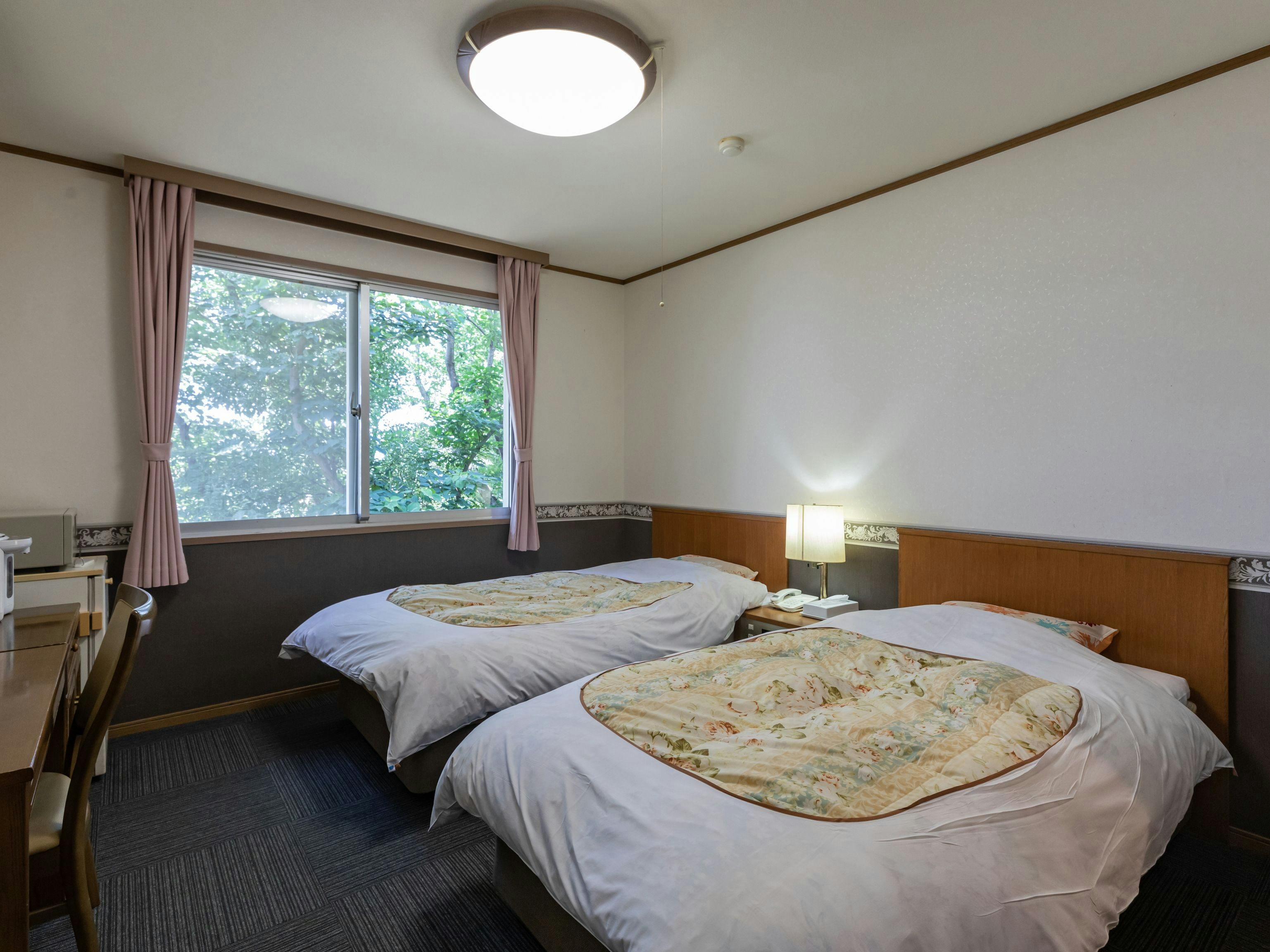 【Dilarang Merokok】Kamar Twin