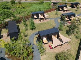 【山梨県下越の高級貸別荘・コテージ・ログハウス・コンドミニアム】五十嵐邸ガーデン 新潟阿賀野リゾート（スノーピークグランピング）