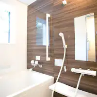 Bilik mandi gaya Jepun adalah jenis berasingan.