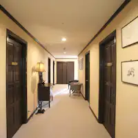 Boleh menampung sehingga 21 orang.