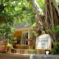 นำเสนอชีวิตรีสอร์ทสไตล์โอกาซาวาระให้กับคุณ