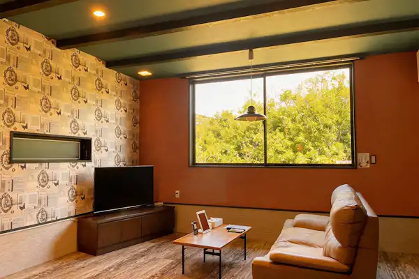 ห้องพักสไตล์ตะวันตกแบบแยกอาคารเป็นอาคารใหม่ พร้อมอ่างอาบน้ำกลางแจ้งในตัว