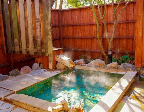 くつろぎやすい和洋室「さんご」です。