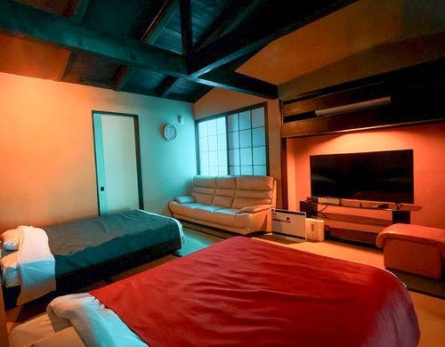 離れ和洋室「すいしょう」の室内です。