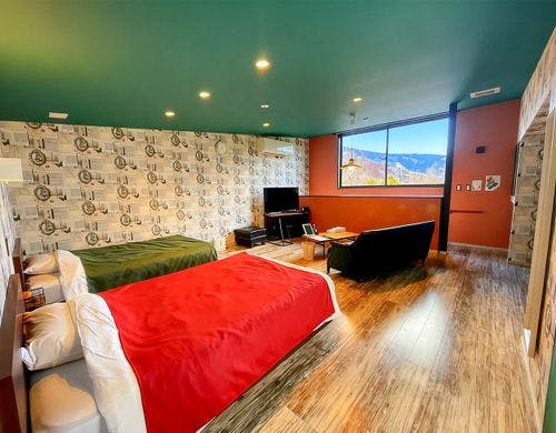 洋室離れの客室付き露天風呂。