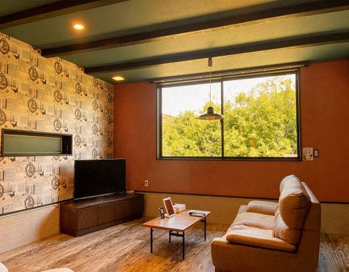 洋室離れの客室付き露天風呂です。