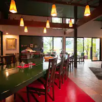 ออกแบบโดยเจ้าของโดยเน้นสีแดงและสีเขียวเป็นหลัก