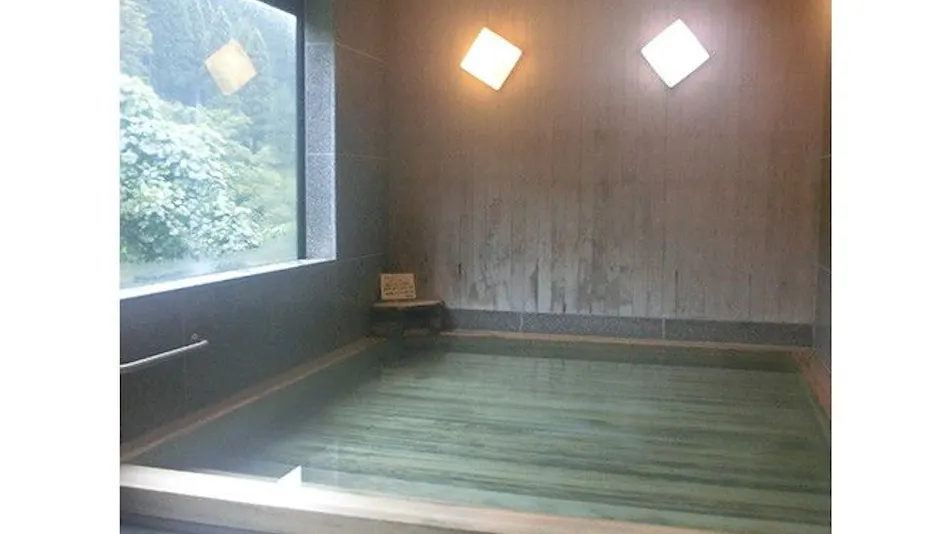 Kanazawa Yuwaku Itagaya Onsen Zenigame Gensen Kakenagashi
