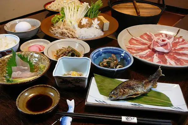 Nikmati kehangatan dengan hidangan botani yang lezat!