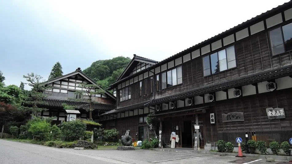 Kanazawa Yuwaku Itagaya Onsen Zenigame Gensen Kakenagashi