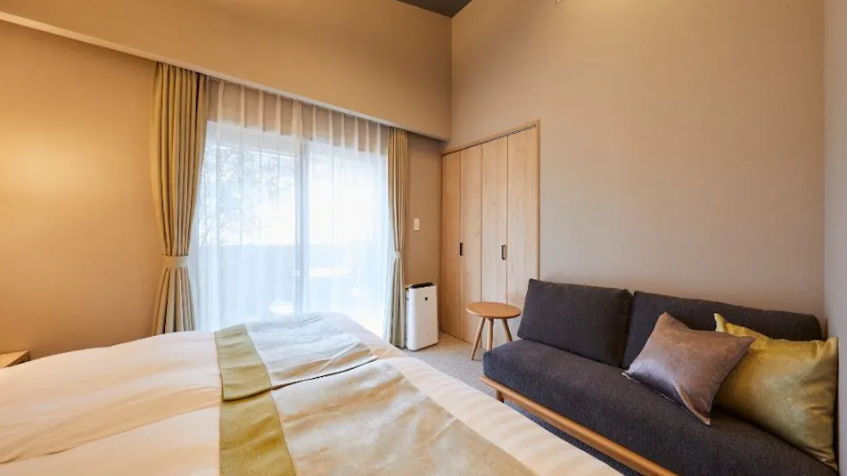 Rinn Shirakawa South
