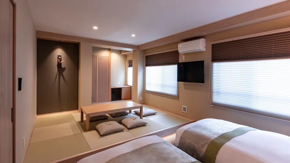 Rinn Shirakawa South