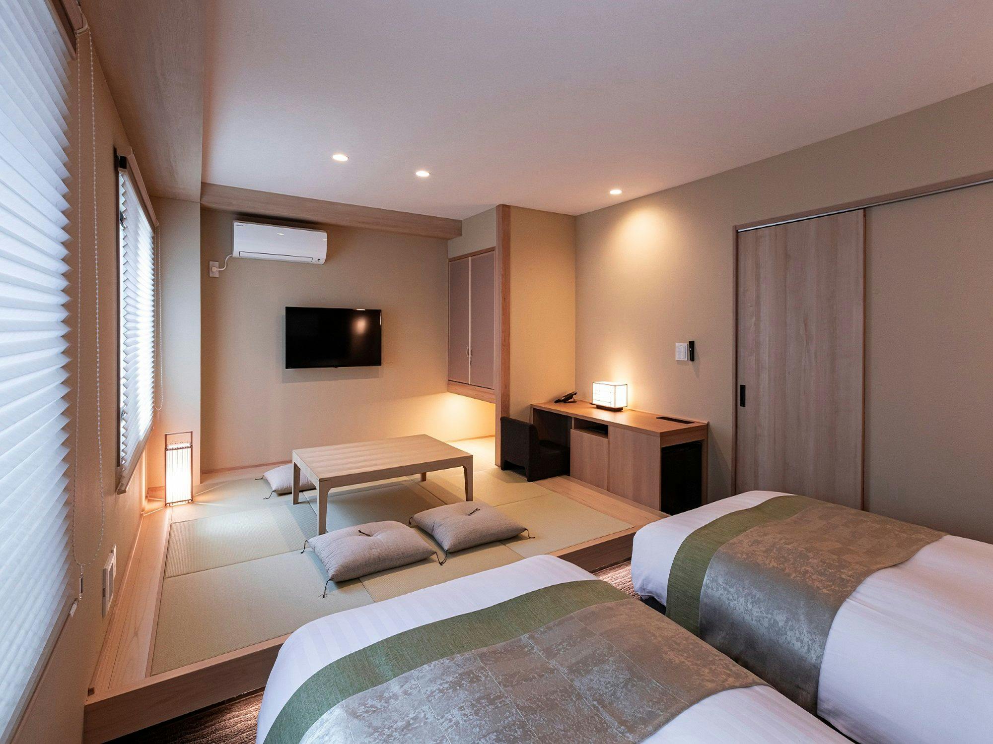 Rinn Shirakawa South