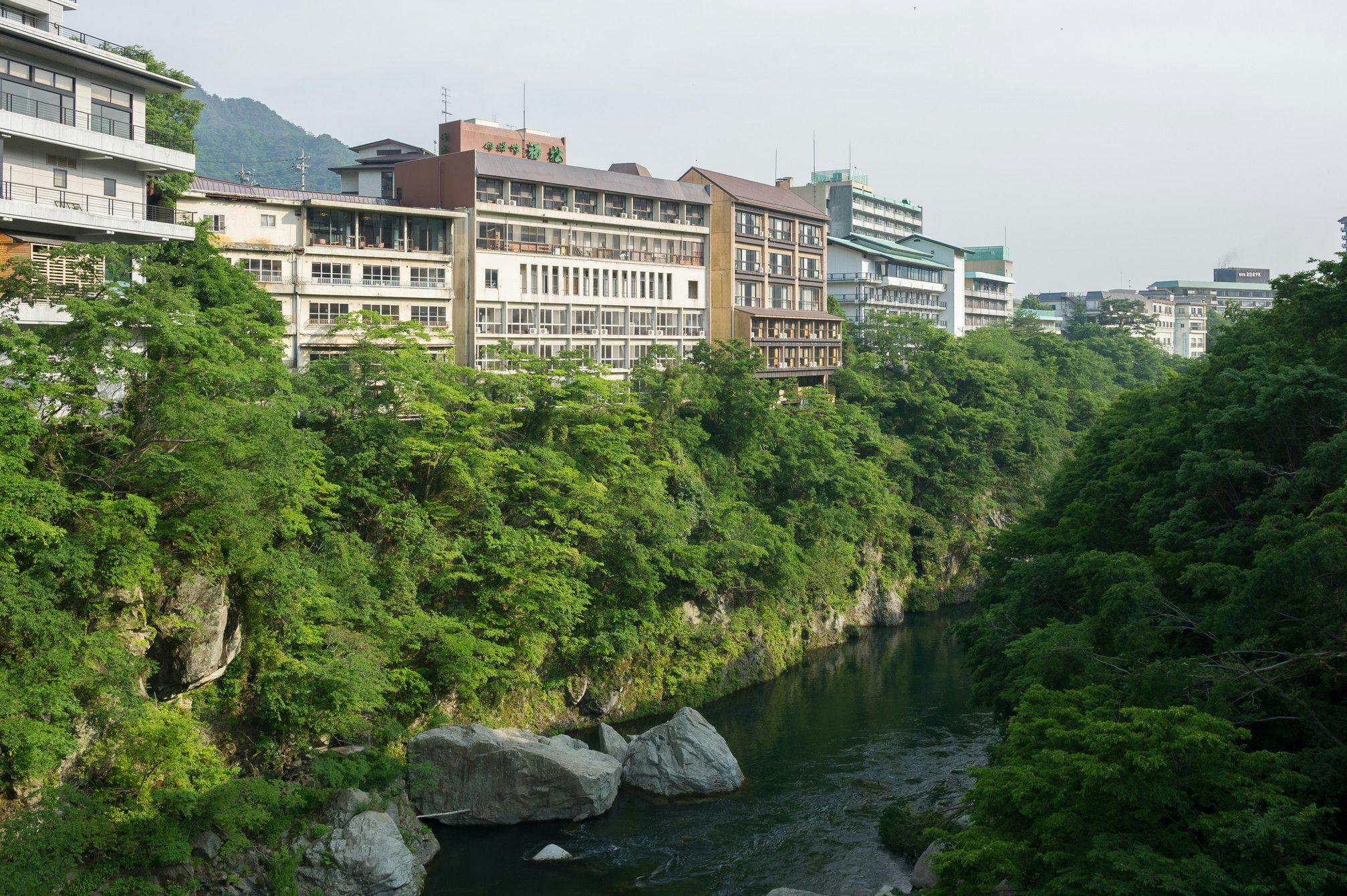 Kinugawa Onsen Zekkei no Yado Kashobo Fukumatsu
