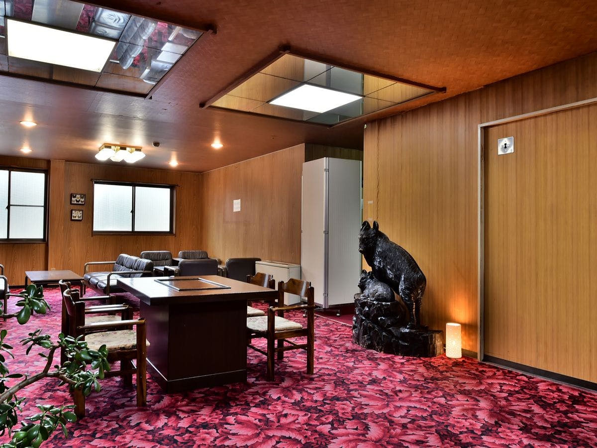 ล็อบบี้เปิดให้บริการตลอด 24 ชั่วโมง พร้อม Wi-Fi