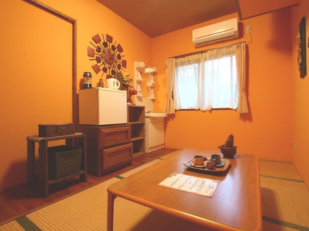 นี่คือห้องพักสไตล์ญี่ปุ่นที่ผ่อนคลาย