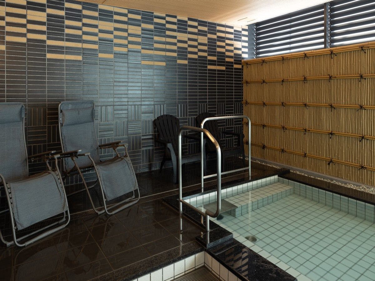 男性大浴場（半露天風呂）