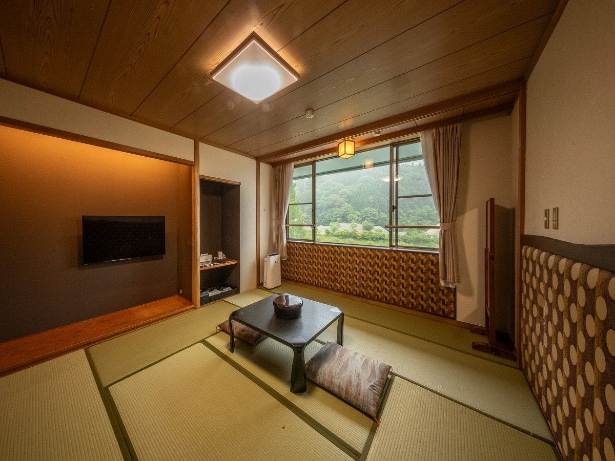 2024年翻新
10榻榻米的日式房間。