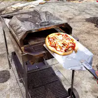 พิซซ่าร้อนๆ ที่เพิ่งอบเสร็จเป็นสิ่งพิเศษ!