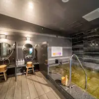 ห้องอาบน้ำรวมชาย