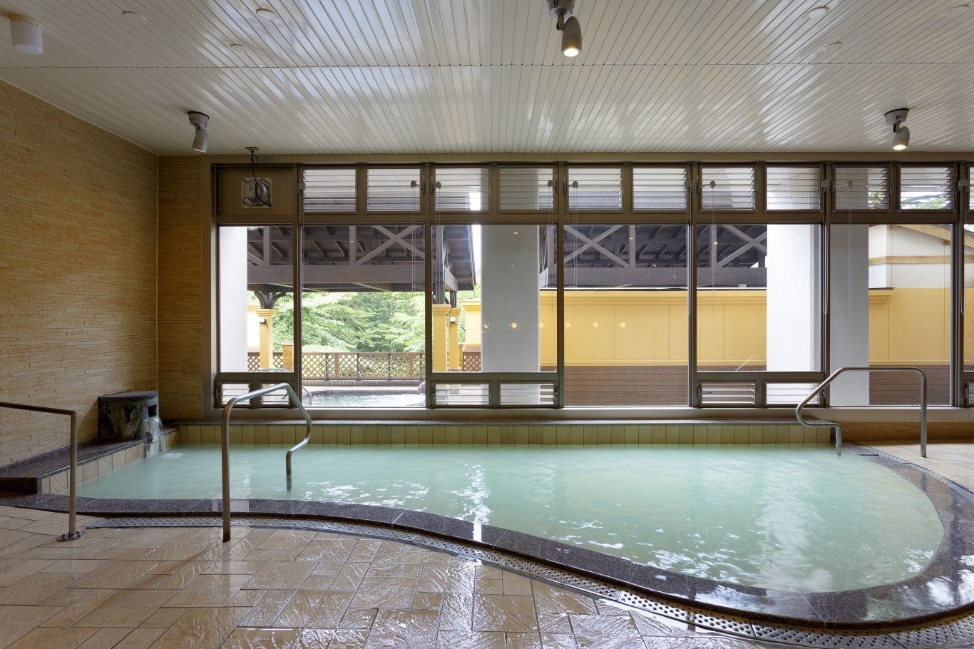 Pemandian umum lantai 1