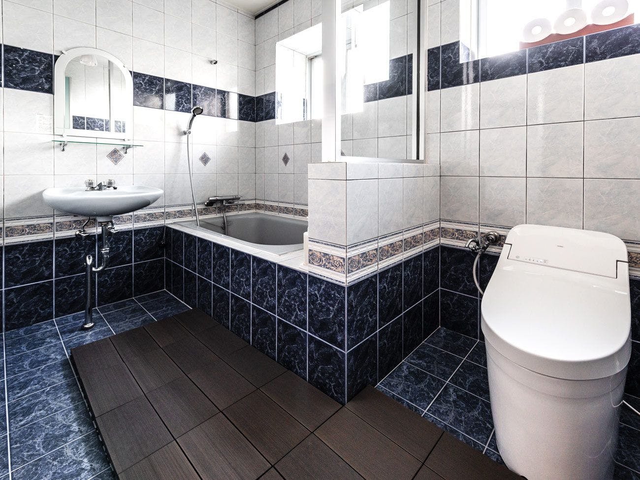 ห้องน้ำที่สองในห้องนอนหลักชั้น 3