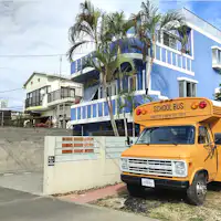 ภายนอกและรถบัส